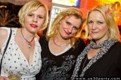 ue30_party_38.jpg
